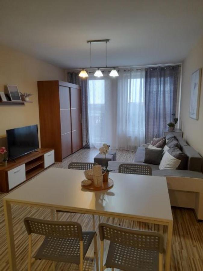 Apartament Z Garazem Blisko Lotniska Пясечно Экстерьер фото